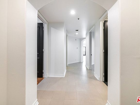 5th image of 120 S Palm Dr APT 301