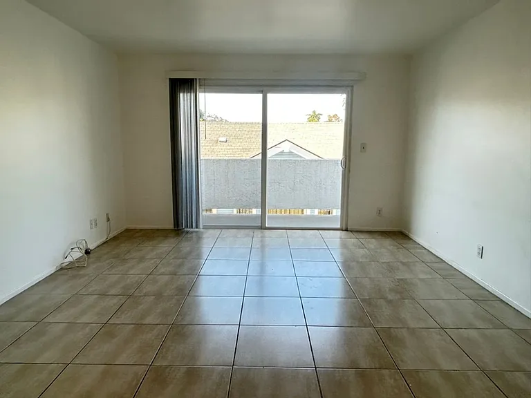 755 Gaviota Ave — Photo 5