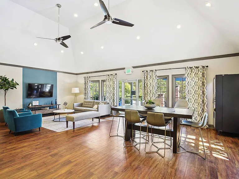 Clairmont Reserve Apartment Homes — Photo 18