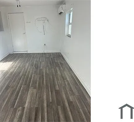 230 SW 2nd St — Photo 9