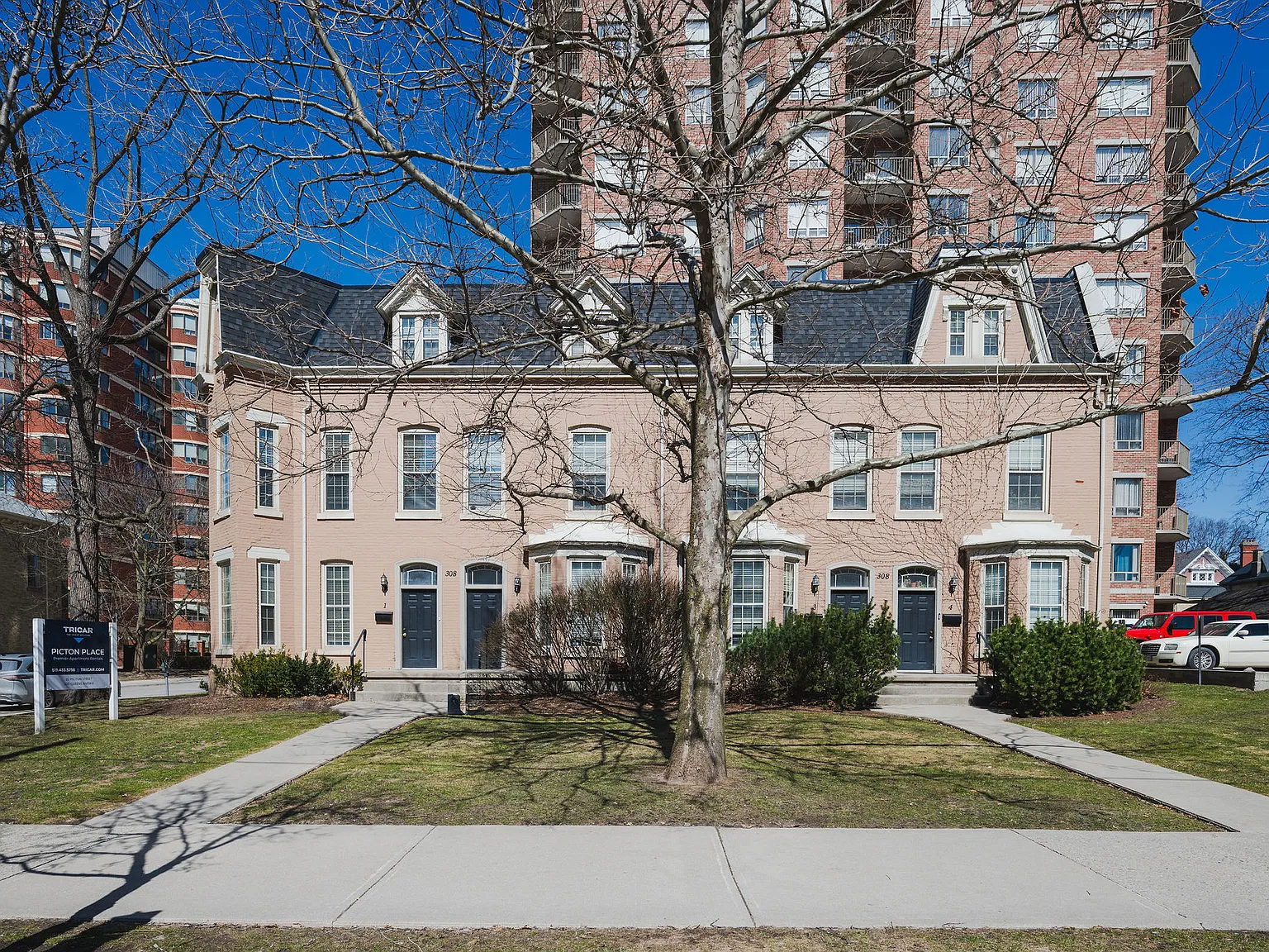 308 Queens Ave — Photo 1