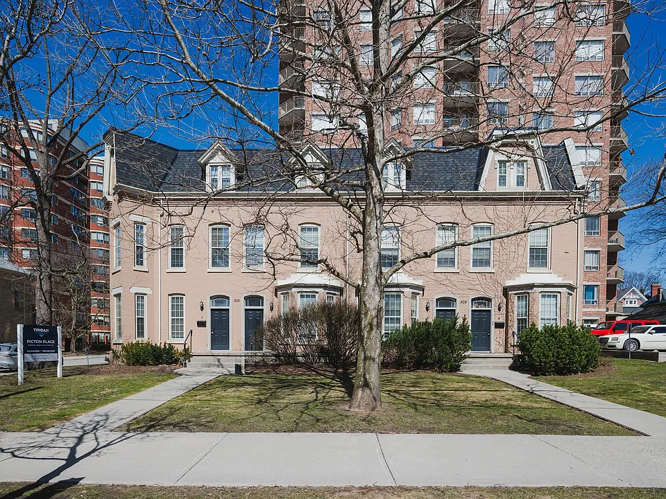 308 Queens Ave #1