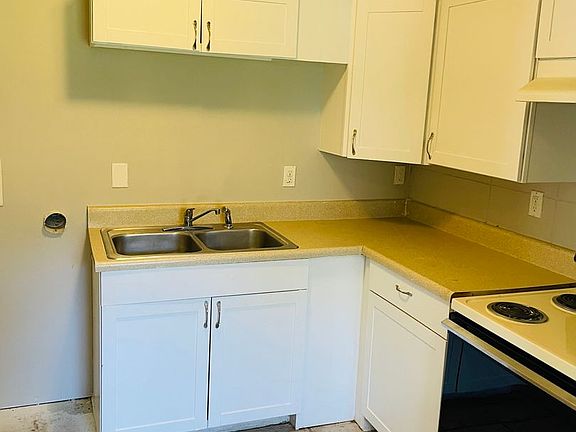 4th image of 1632 Highland St APT 9