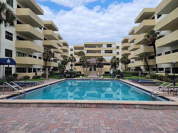 2nd image of 330 SE 20th Ave APT 408