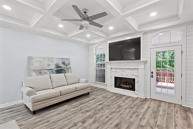 221 Veritas Dr — Photo 5
