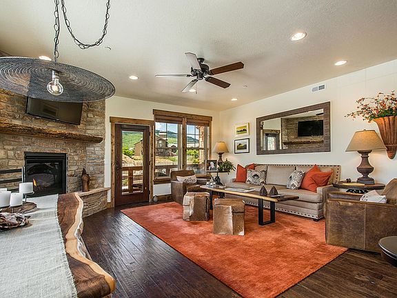 4th image of 9855 N Vista Dr Unit 103