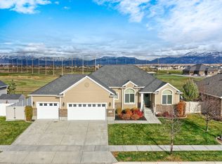 2444 N Hooded Crane Cir #11, Clearfield, UT 84015