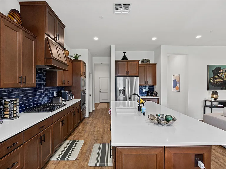 815 Gilsum Ct — Photo 55
