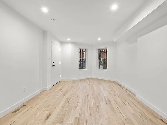 4th image of 465A Halsey St #1