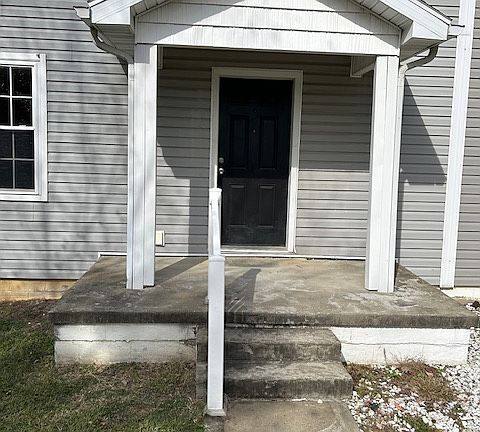 2nd image of 6884 Lexington Dr