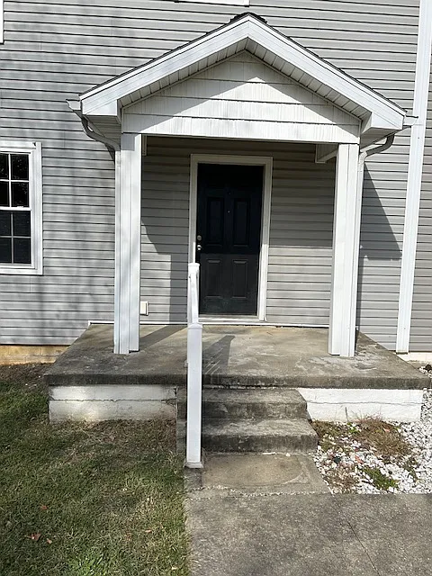 Building Photo - 6884 Lexington Dr