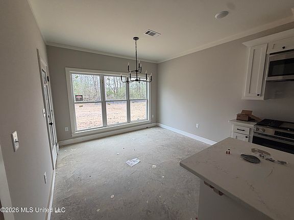 4th image of 198 Lake Harbor Rd