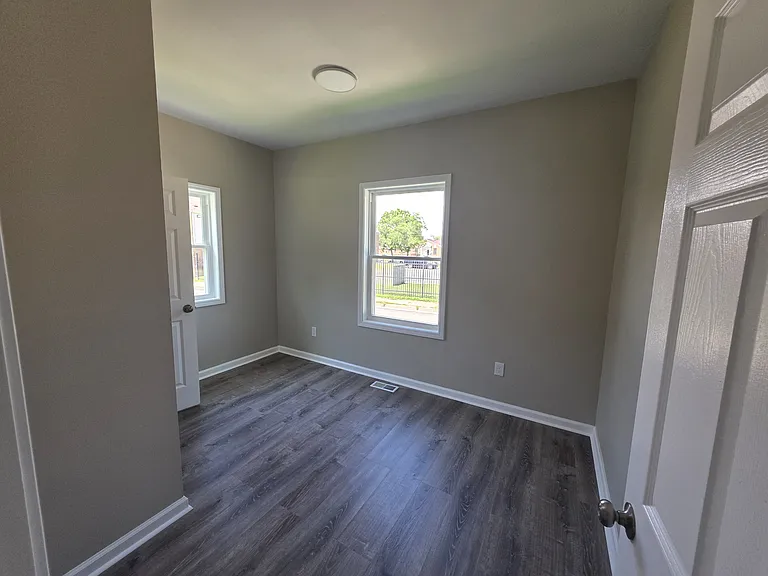 75 Hedge St — Photo 13
