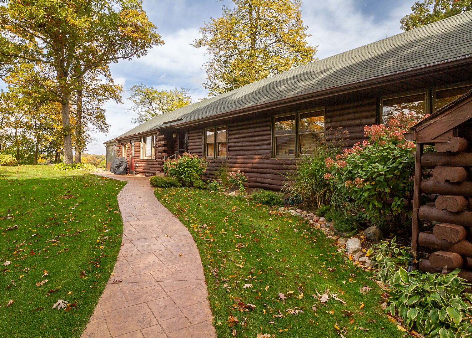 807 Lake Holiday Dr, Sandwich, IL 60548 Zillow