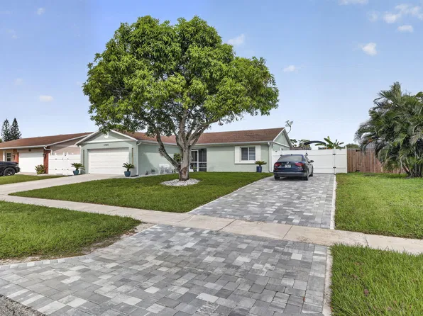 10145 Penzance Lane, Royal Palm Beach, FL 33411