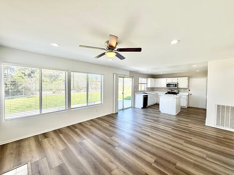 43391 Calle Morita — Photo 11