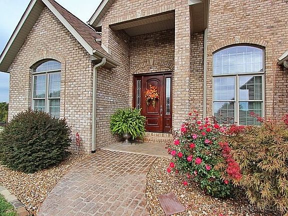 2nd image of 2306 Derbyshire Ln