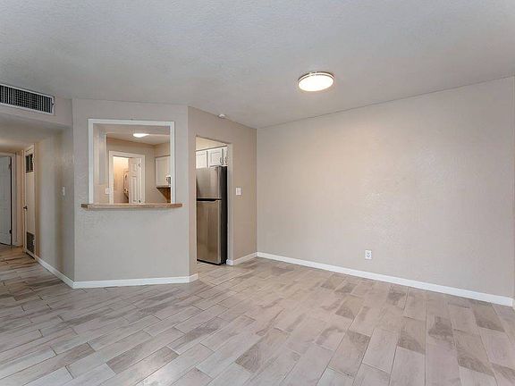 3rd image of 835 W Queen Isabella Blvd #A10