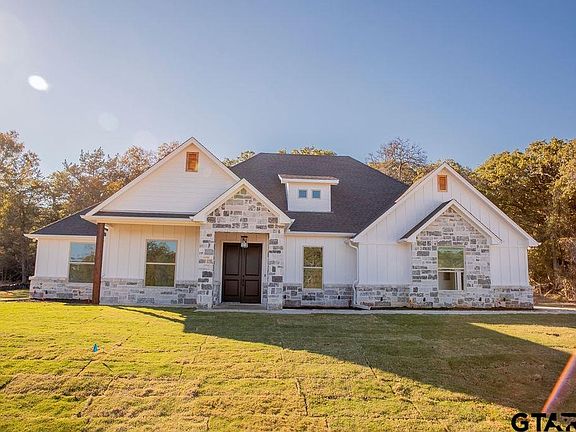 3rd image of 14689 Woodland Creek Dr