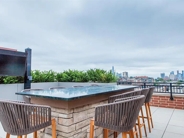 1400 Hudson St #902 — Photo 13