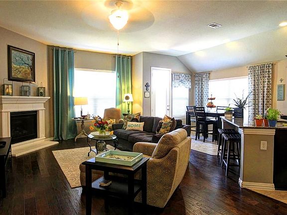 3rd image of 716 Park Meadow Ln