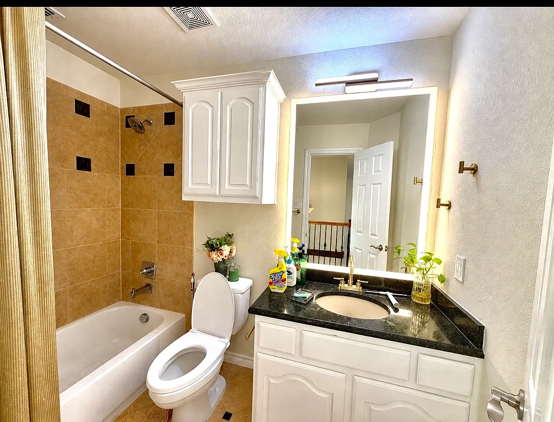 6 bed, 4223 sqft, $3,500 — Photo 4
