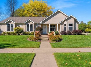 102 Acreview Dr, De Pere, WI 54115