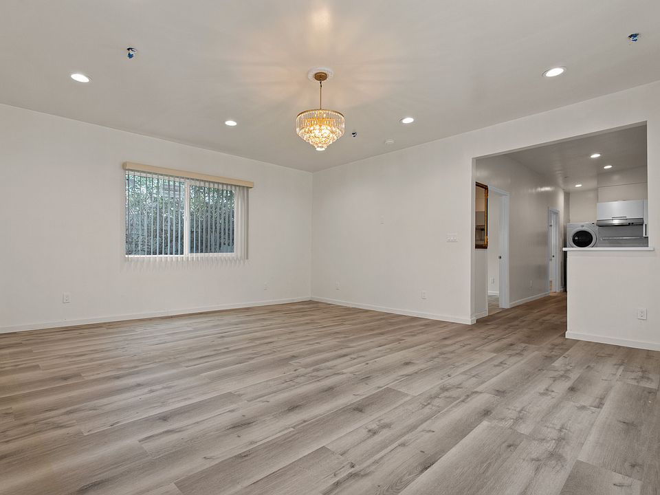 1st image of 7410 Balboa Blvd