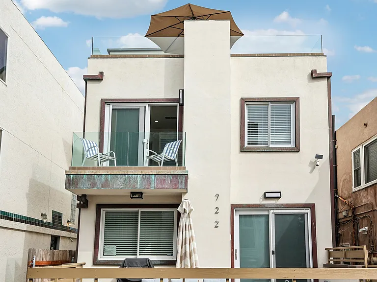 722 Sunset Ct — Photo 28