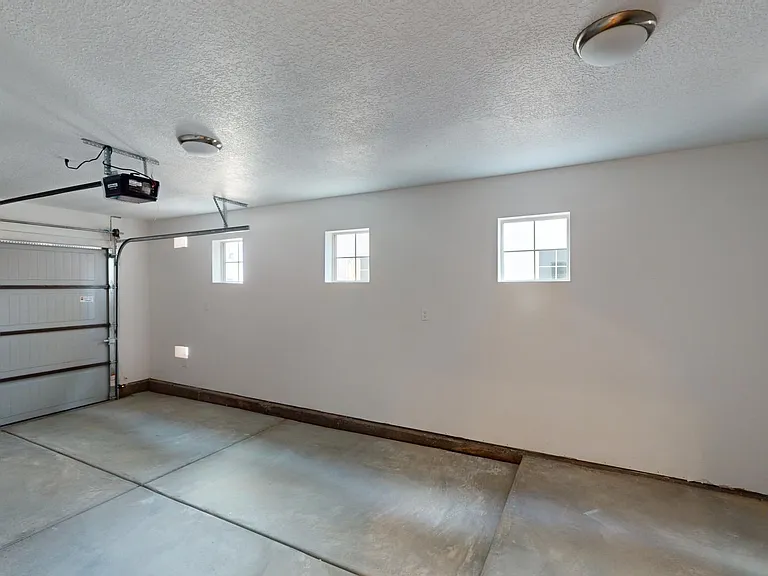 2 Bed Contemporary Town Homes in Fantastic North Valley Community — Photo 49