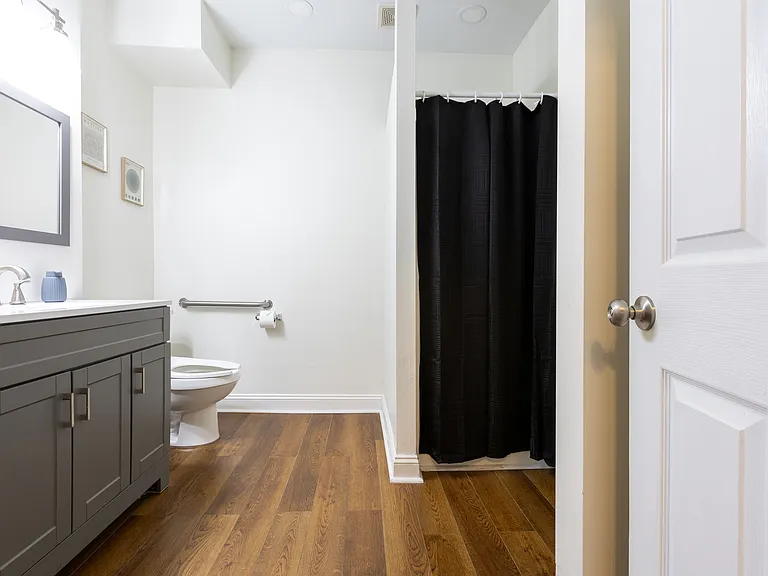 4376 W Pine Blvd — Photo 29