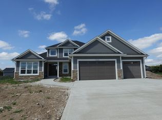 N75W24664 Lauren Ct, Sussex, WI 53089