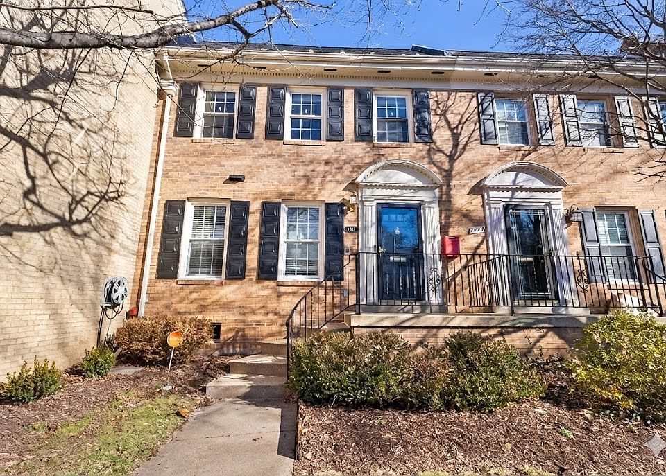 1st image of 7441 Hallcrest Dr