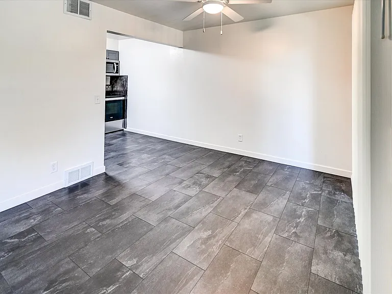 1802 Lake Point Dr #4 — Photo 6