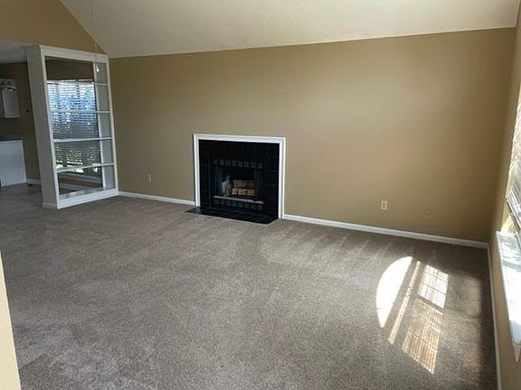 4th image of 205 Cape Point Ln