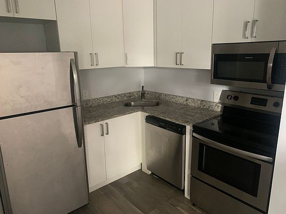 5th image of 600 NE 46th Ct APT 3