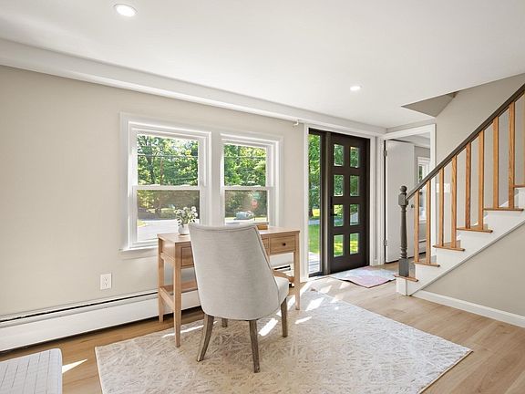 5th image of 62 Edgewood Rd