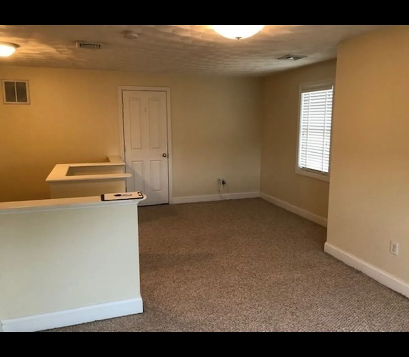 1 bed, 1100 sqft, $1,200 — Photo 1