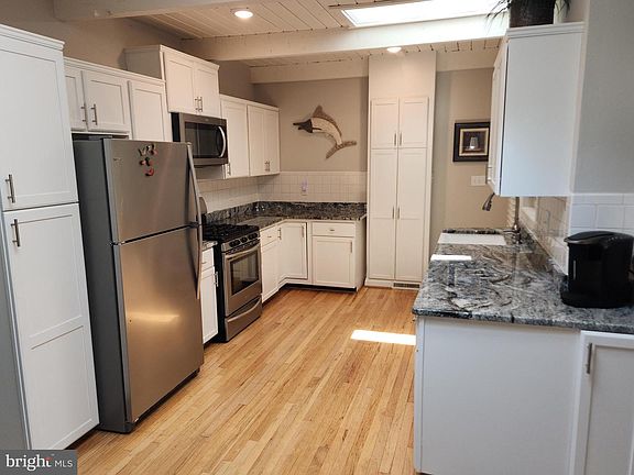 2nd image of 3937 W Shore Dr
