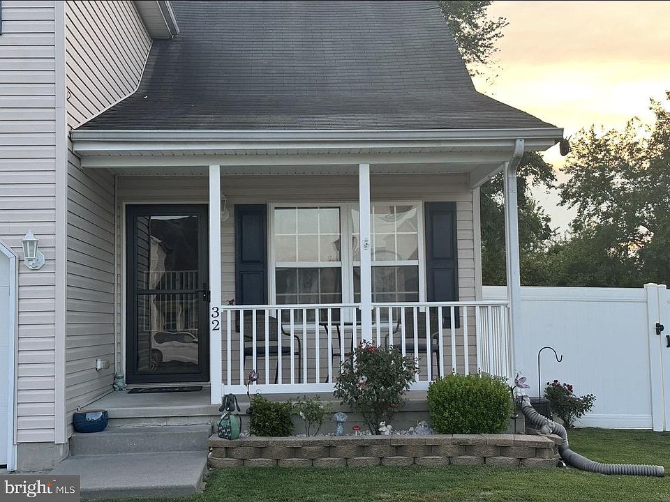 1st image of 32 Moriarty St