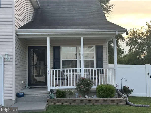 32 Moriarty St, Dover, DE 19901