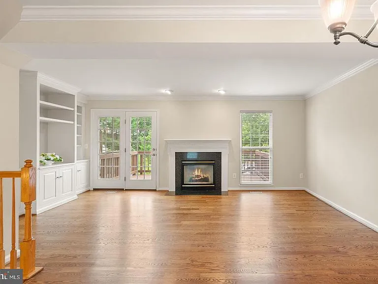 917 Rolfe Pl — Photo 17