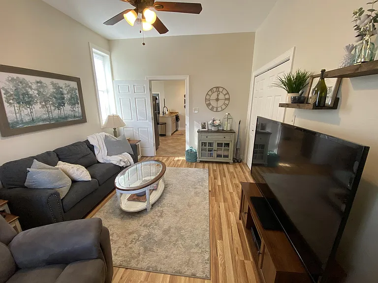 262 S Winebiddle St #6 — Photo 10