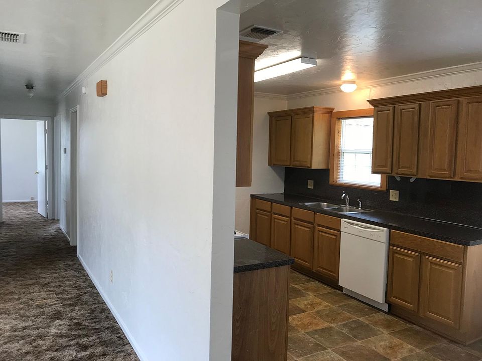 2nd image of 206 Christopher Dr