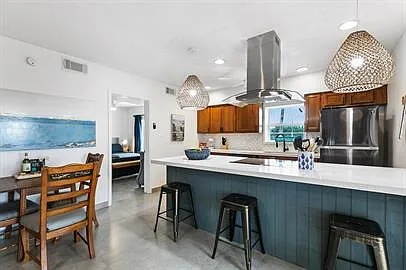 113 W Sunny Isle Dr #2 — Photo 2