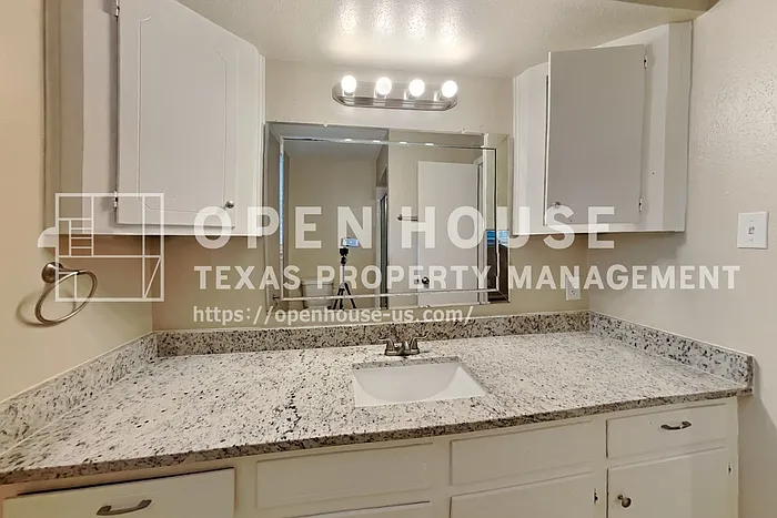 3202 Vandyke Dr — Photo 10