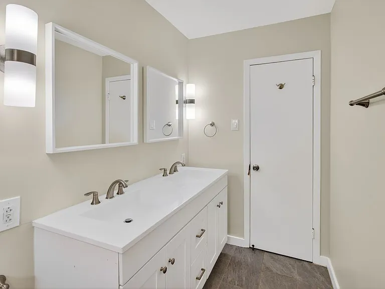 5502 Effingham Dr — Photo 14