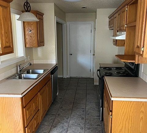 4th image of 518 Clearwood Ave