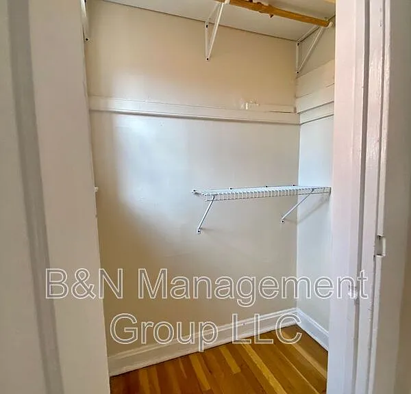 1059 W Dakin St #3 — Photo 2