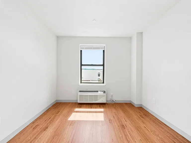 158 Main St — Photo 12